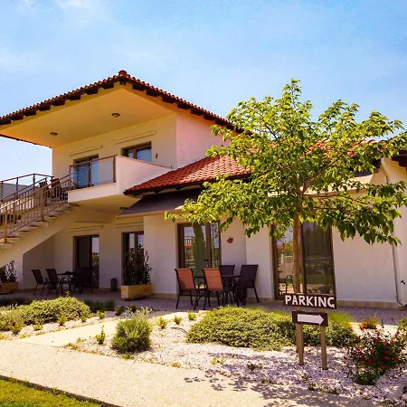 Διαμέρισμα Varkes 1 *